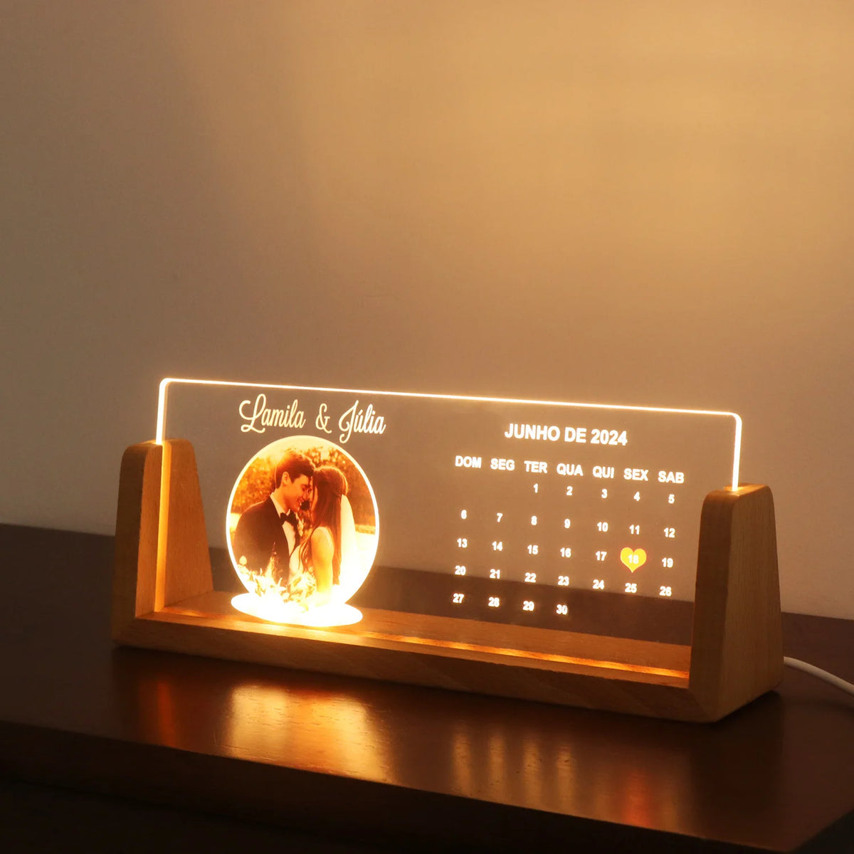 Popular Hot sell Dropshipping Gift Christmas Gift U-shaped Stand USB Acrylic Night Light UV Printed Couple's Name Picture Decora