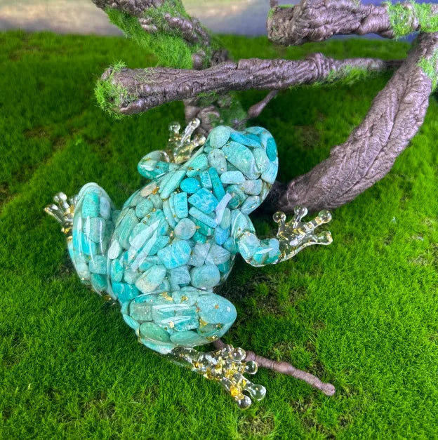 Resin Frog Decor with Crystal Pebbles - Cute Desktop Ornament, Car Dashboard Figurine, Unique Gift for Nature Lovers