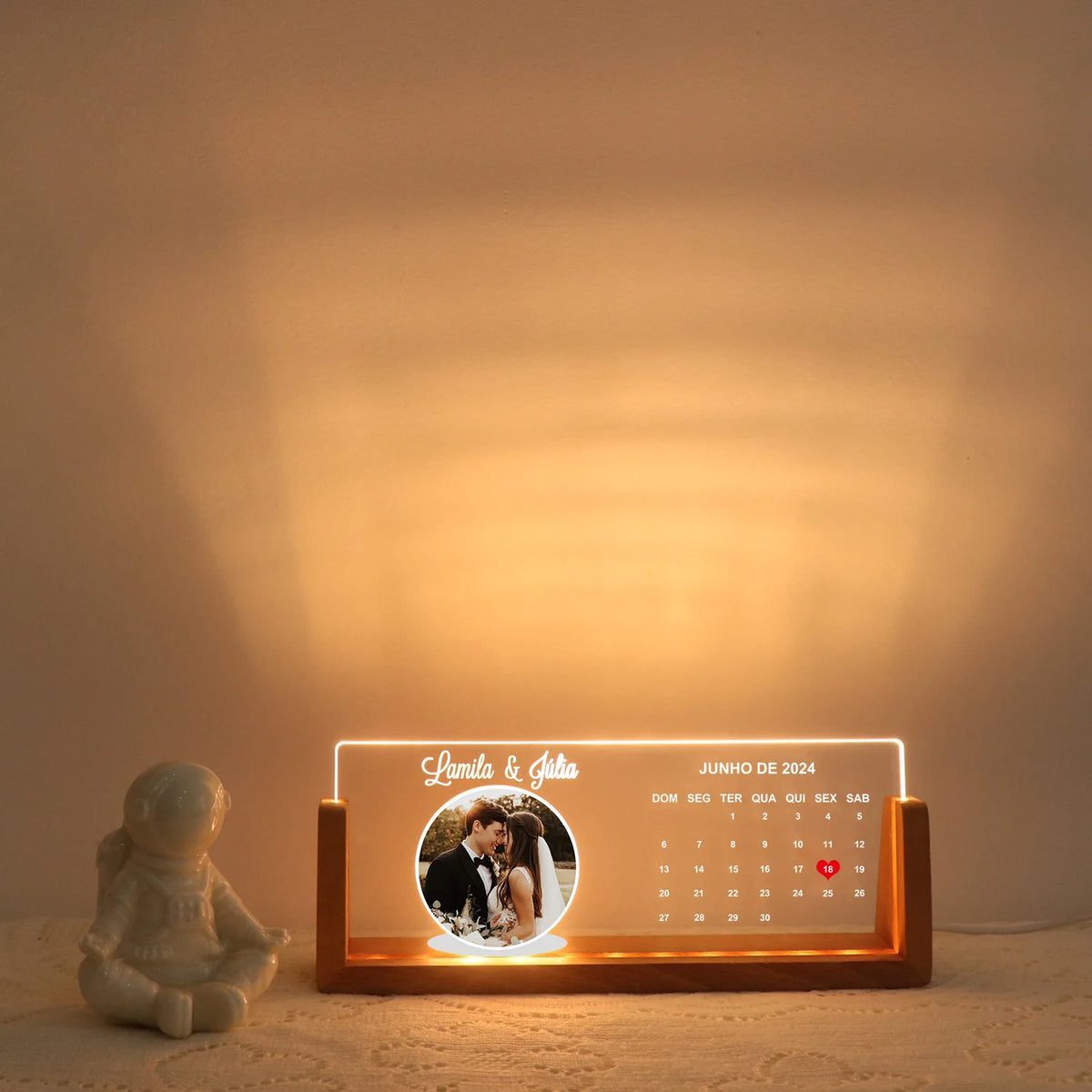 Popular Hot sell Dropshipping Gift Christmas Gift U-shaped Stand USB Acrylic Night Light UV Printed Couple's Name Picture Decora